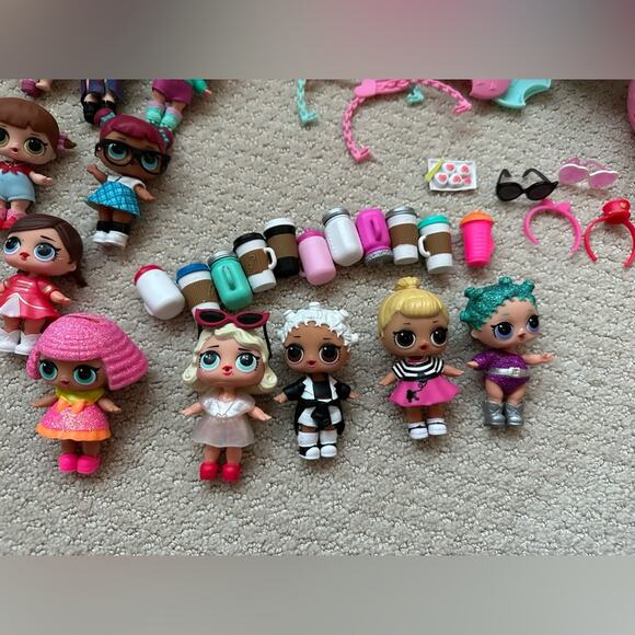 Lot of 11 LOL Dolls and 20+ Accessories - Picture 2 of 8
